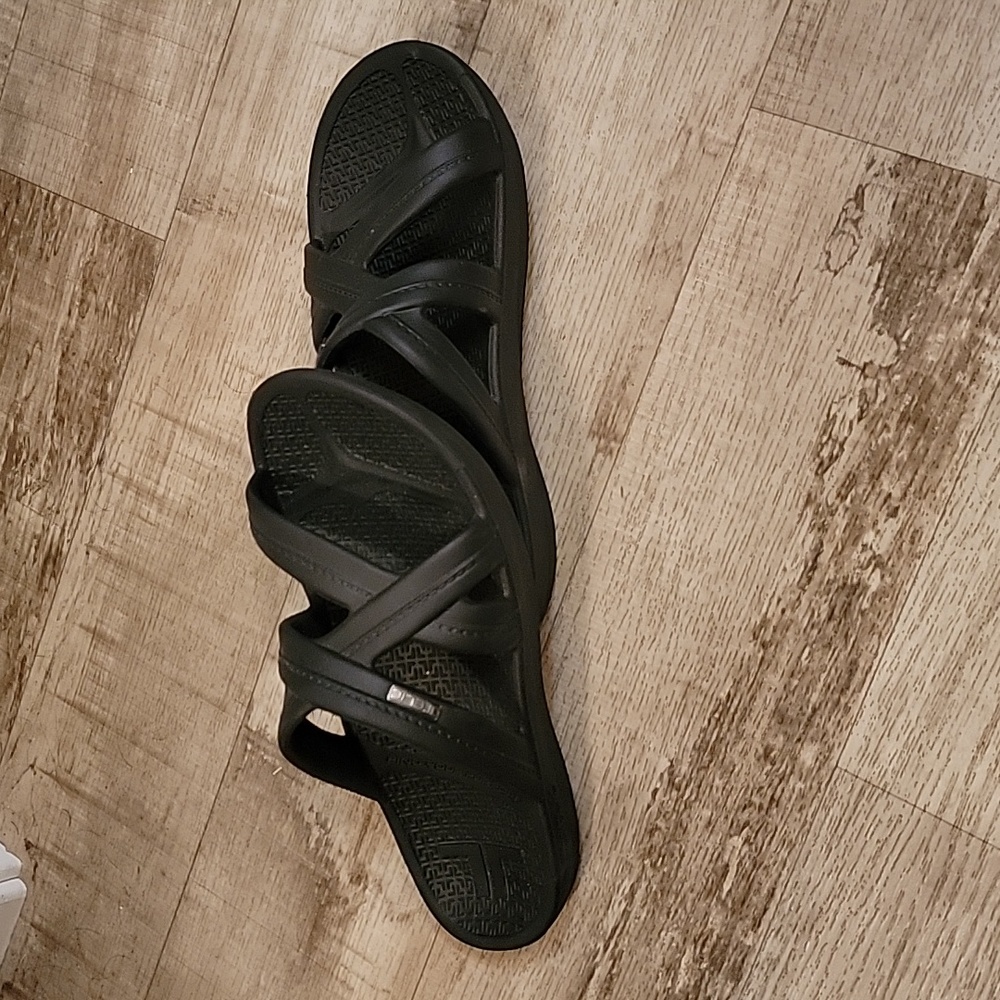 Telic women's sandals